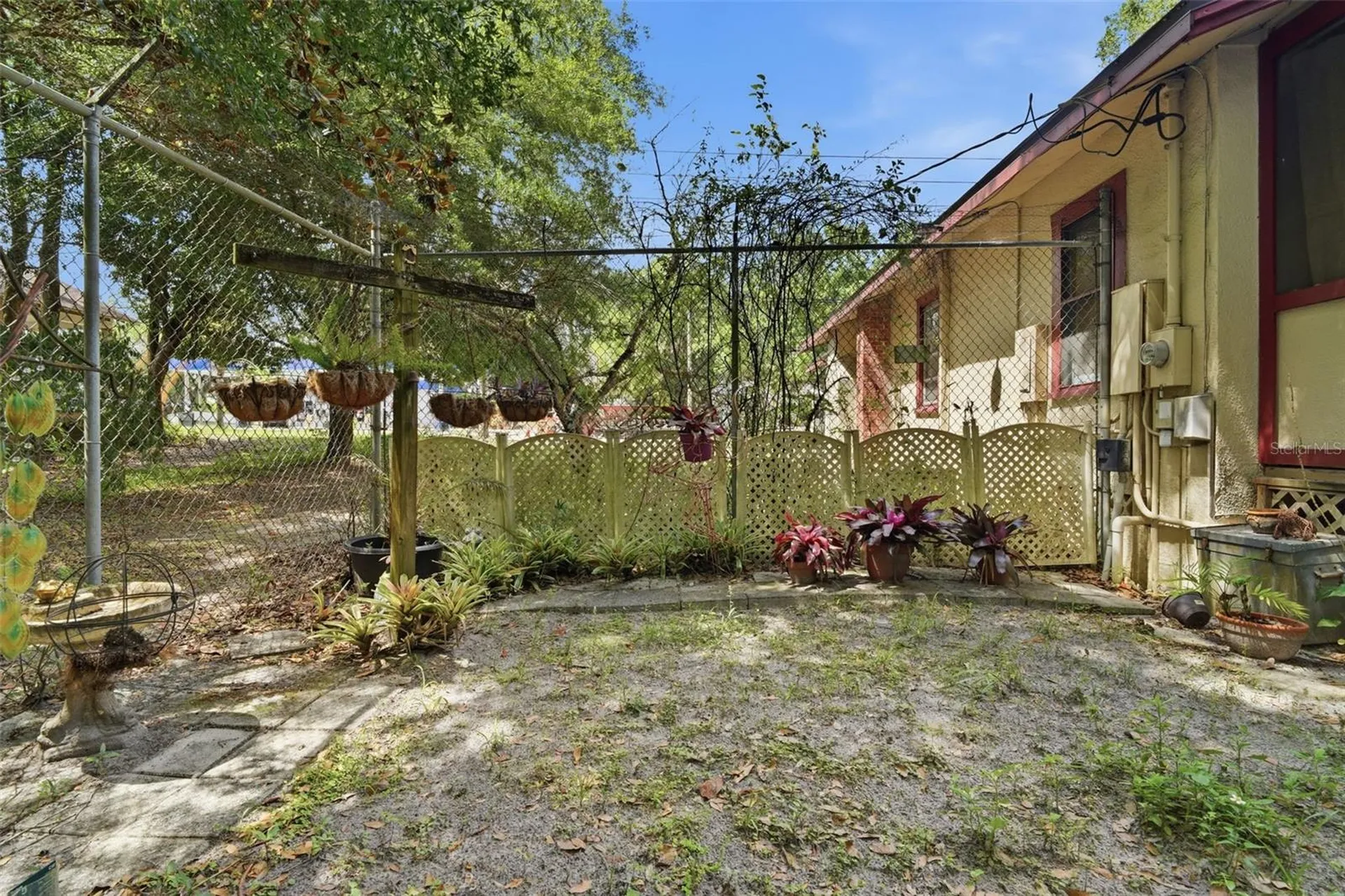 718 E New York Avenue Deland FL 32724