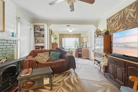718 E New York Avenue Deland FL 32724