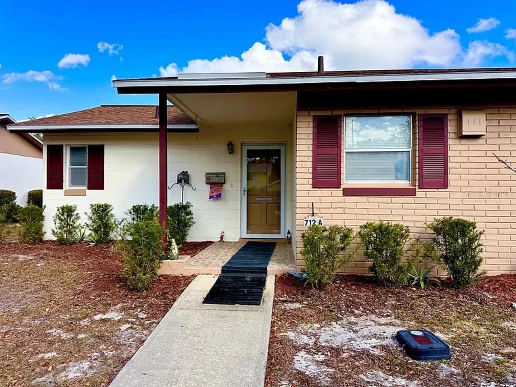 712 E Arizona Avenue Deland FL 32724