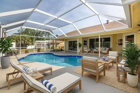 8432 Palm Lakes Court Sarasota FL 34243