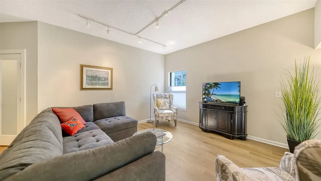 1632 Starling Drive Sarasota FL 34231