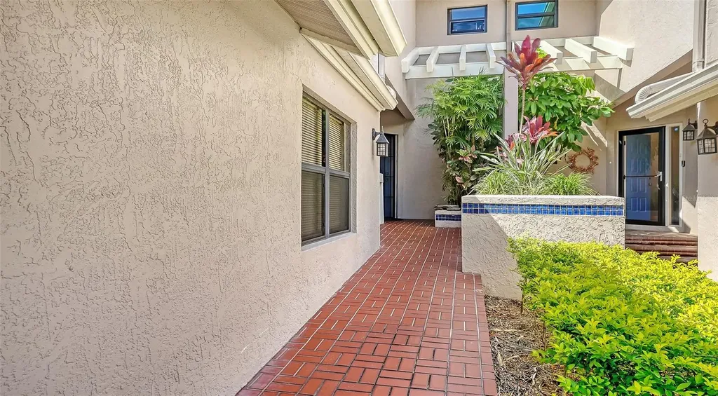 1632 Starling Drive Sarasota FL 34231