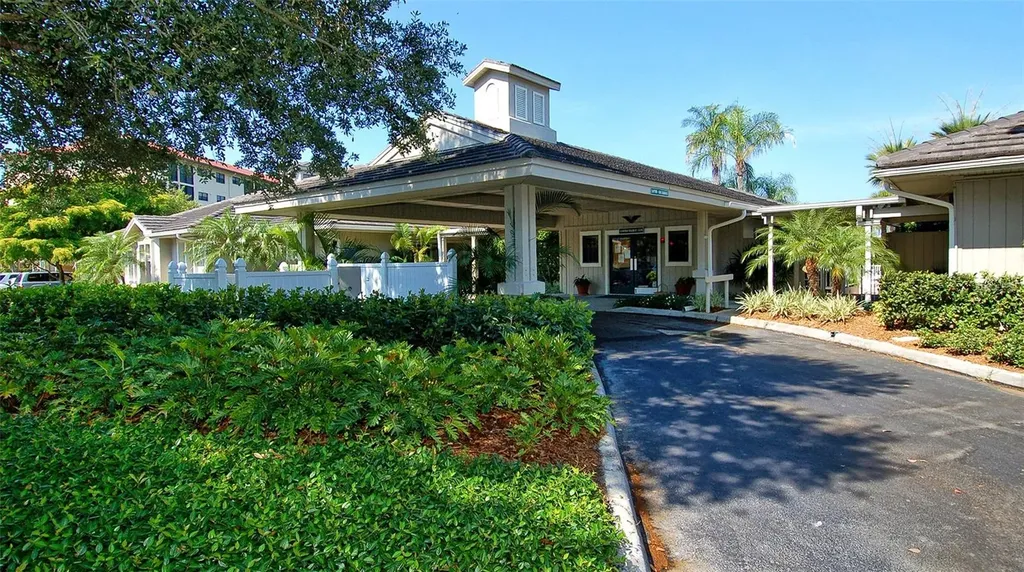 1632 Starling Drive Sarasota FL 34231