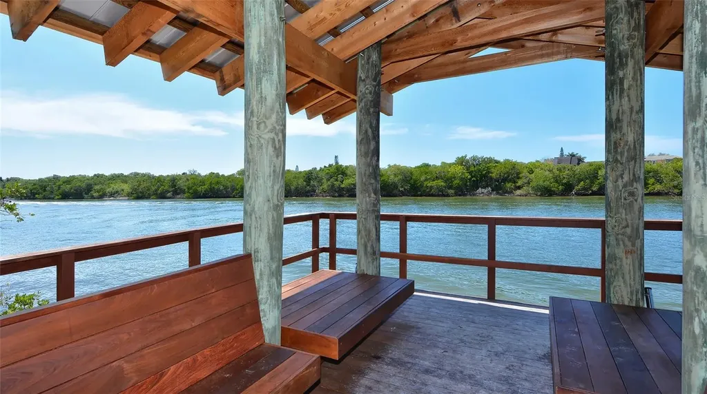 1632 Starling Drive Sarasota FL 34231