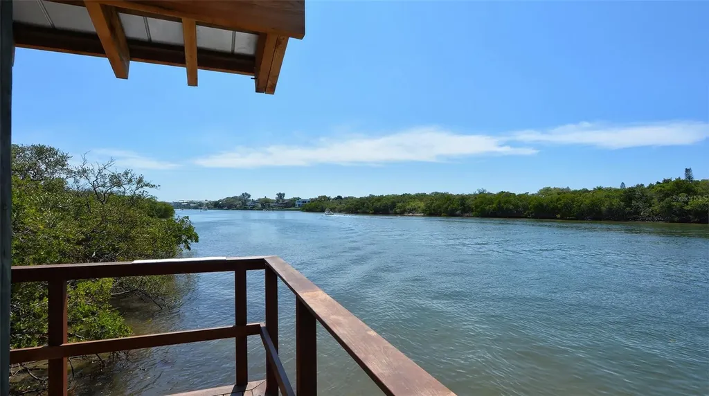1632 Starling Drive Sarasota FL 34231