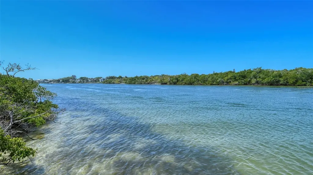1632 Starling Drive Sarasota FL 34231