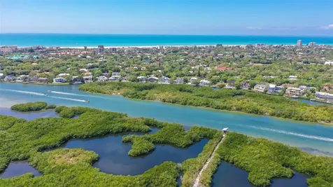 1632 Starling Drive Sarasota FL 34231