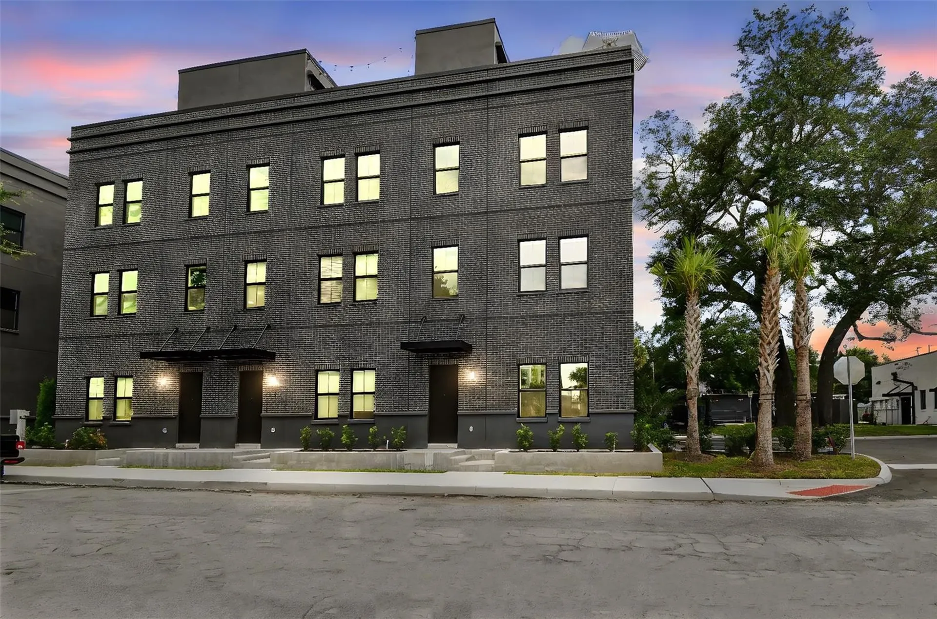 1218 E Kay Street Tampa FL 33602