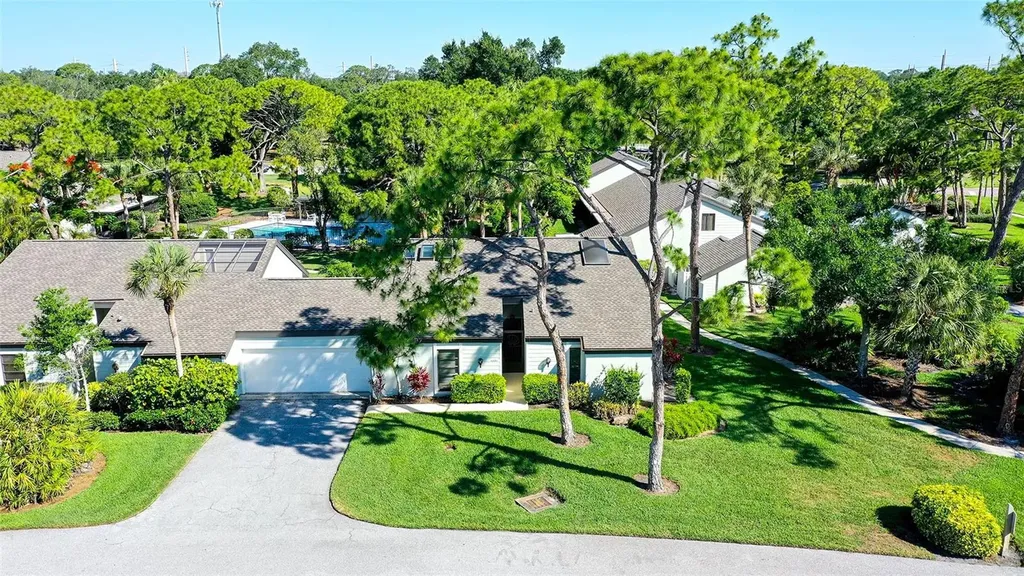 4391 Woodmans Chart Sarasota FL 34235