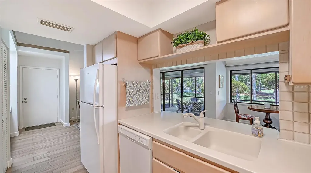 4391 Woodmans Chart Sarasota FL 34235