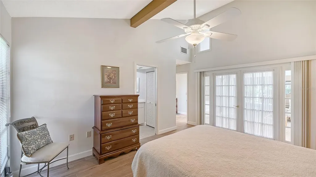 4391 Woodmans Chart Sarasota FL 34235