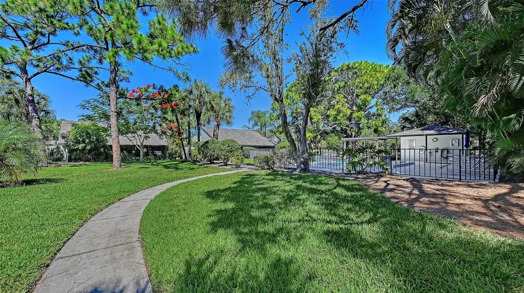 4391 Woodmans Chart Sarasota FL 34235