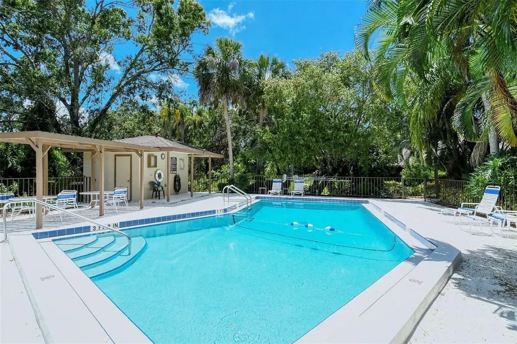4391 Woodmans Chart Sarasota FL 34235