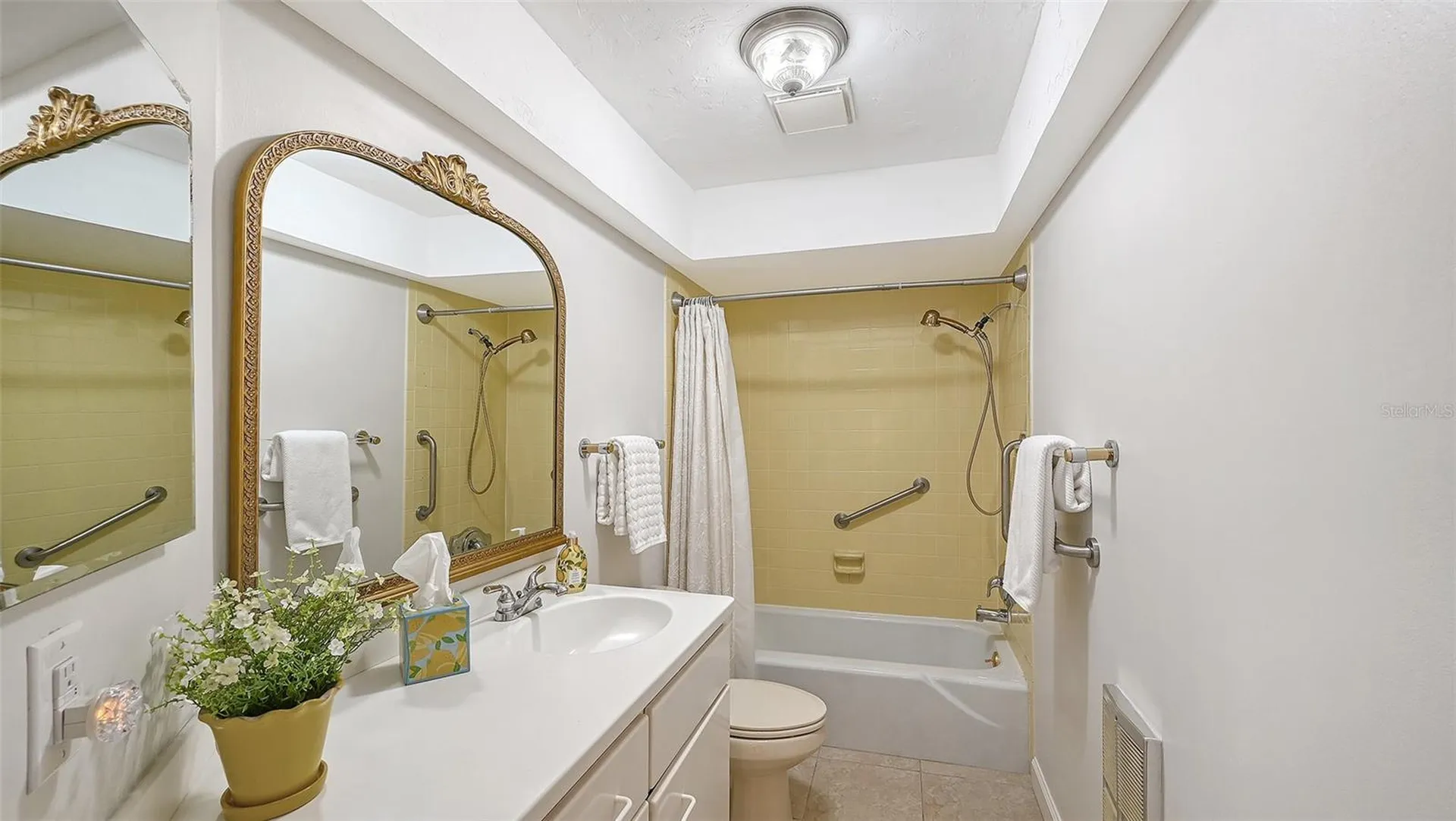 4391 Woodmans Chart Sarasota FL 34235