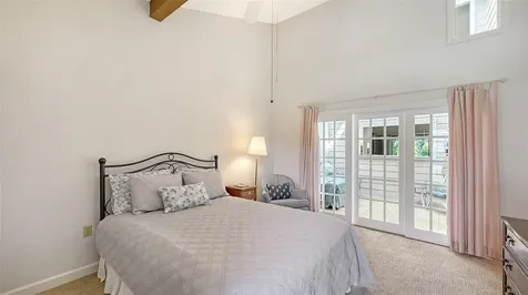 4391 Woodmans Chart Sarasota FL 34235