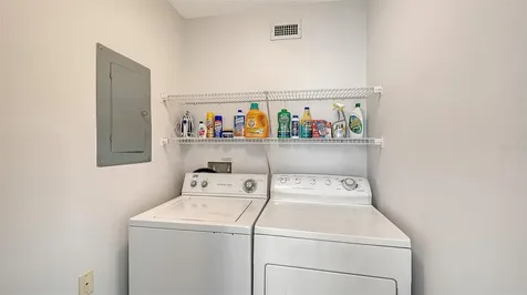 4391 Woodmans Chart Sarasota FL 34235