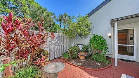 4391 Woodmans Chart Sarasota FL 34235