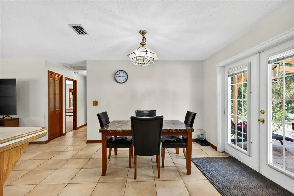 5390 East Avenue De Leon Springs FL 32130