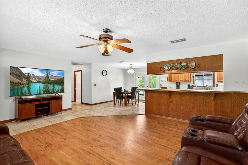 5390 East Avenue De Leon Springs FL 32130