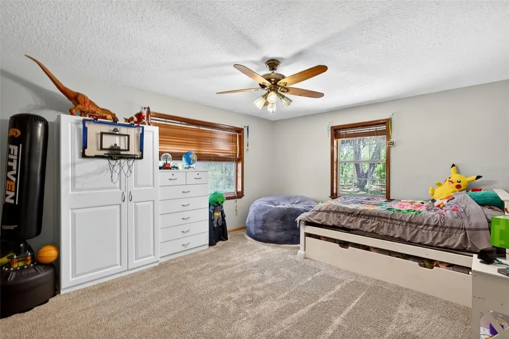 5390 East Avenue De Leon Springs FL 32130