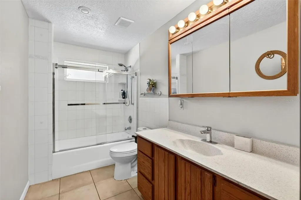 5390 East Avenue De Leon Springs FL 32130