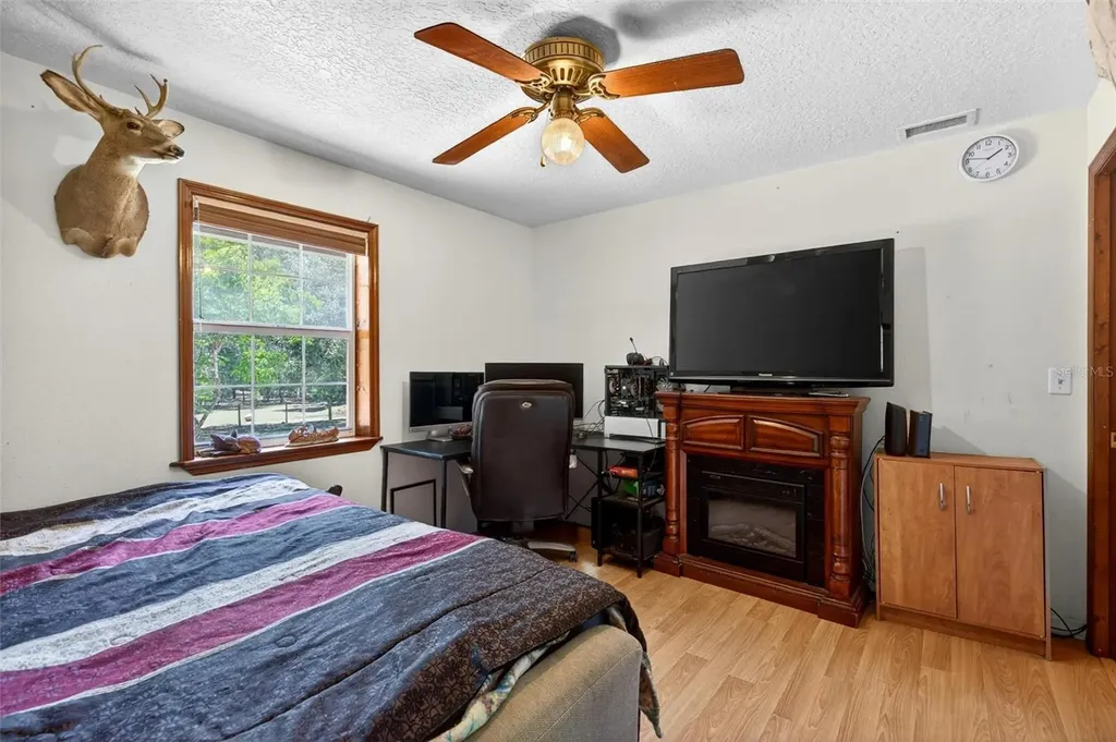 5390 East Avenue De Leon Springs FL 32130