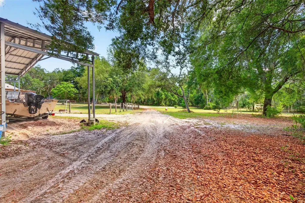 5390 East Avenue De Leon Springs FL 32130