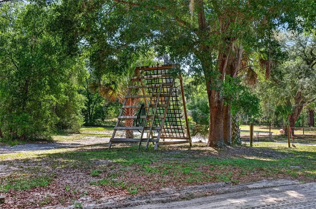 5390 East Avenue De Leon Springs FL 32130