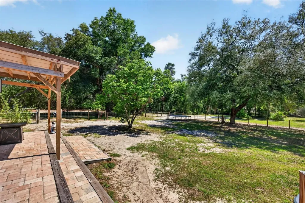 5390 East Avenue De Leon Springs FL 32130