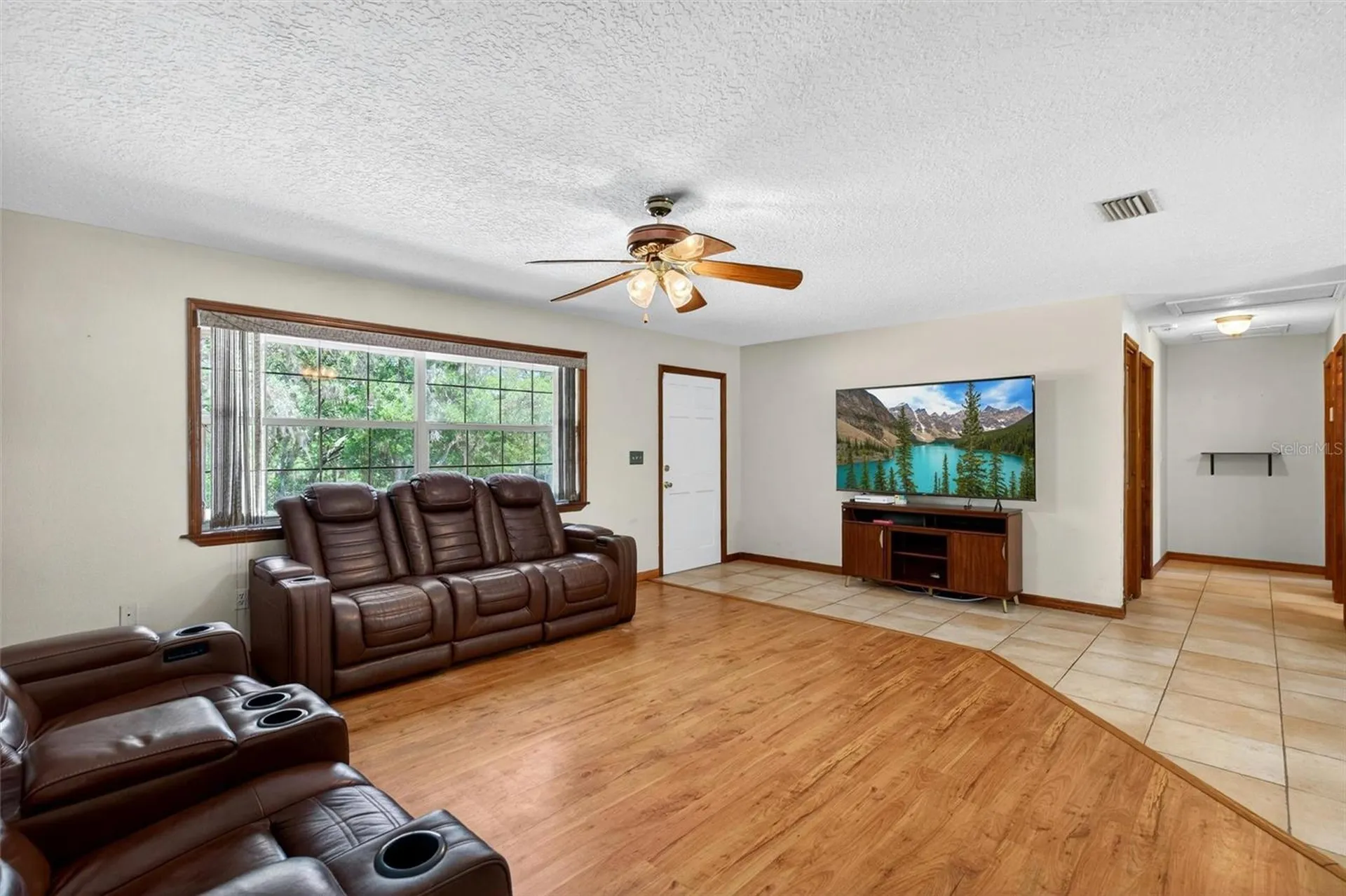 5390 East Avenue De Leon Springs FL 32130