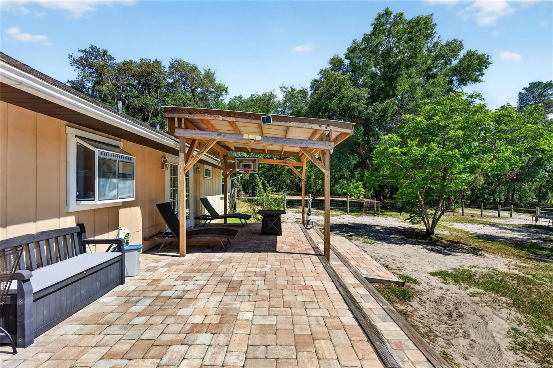5390 East Avenue De Leon Springs FL 32130