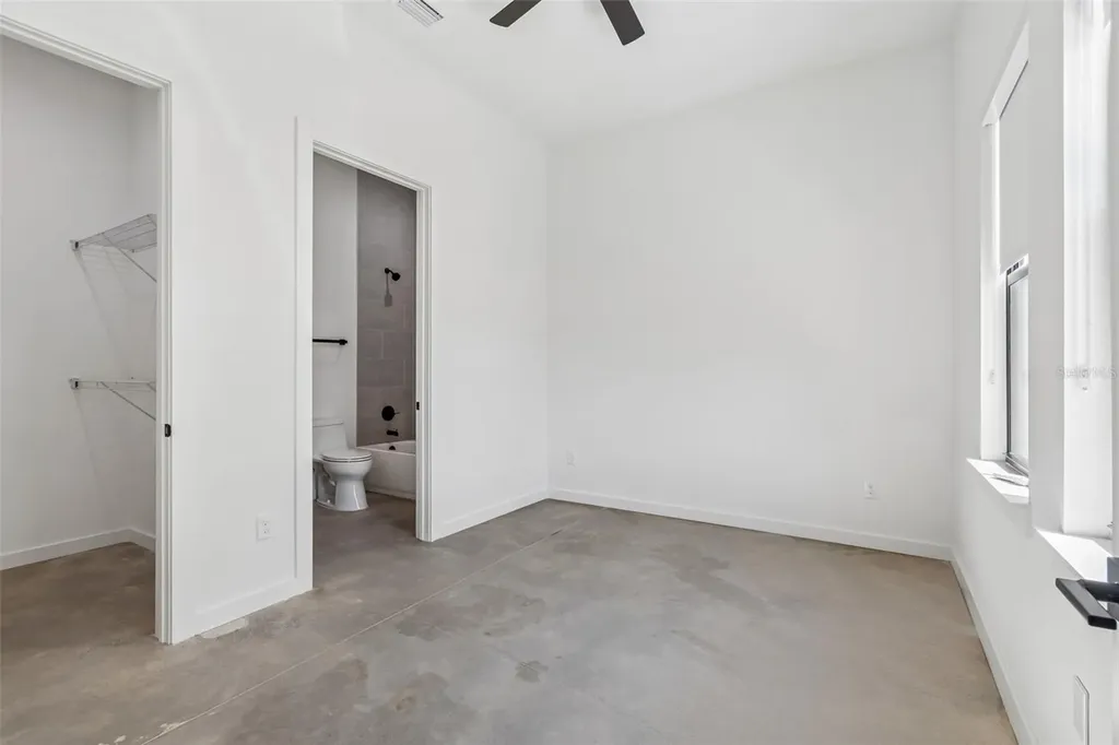 1218 E Kay Street Tampa FL 33602