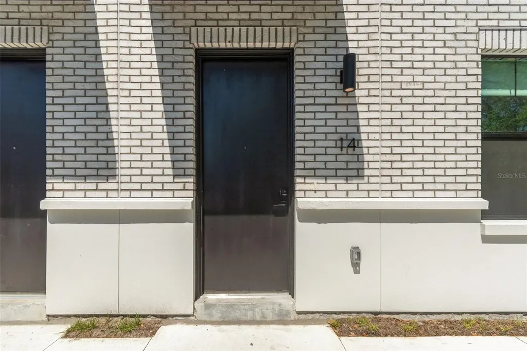 1218 E Kay Street Tampa FL 33602