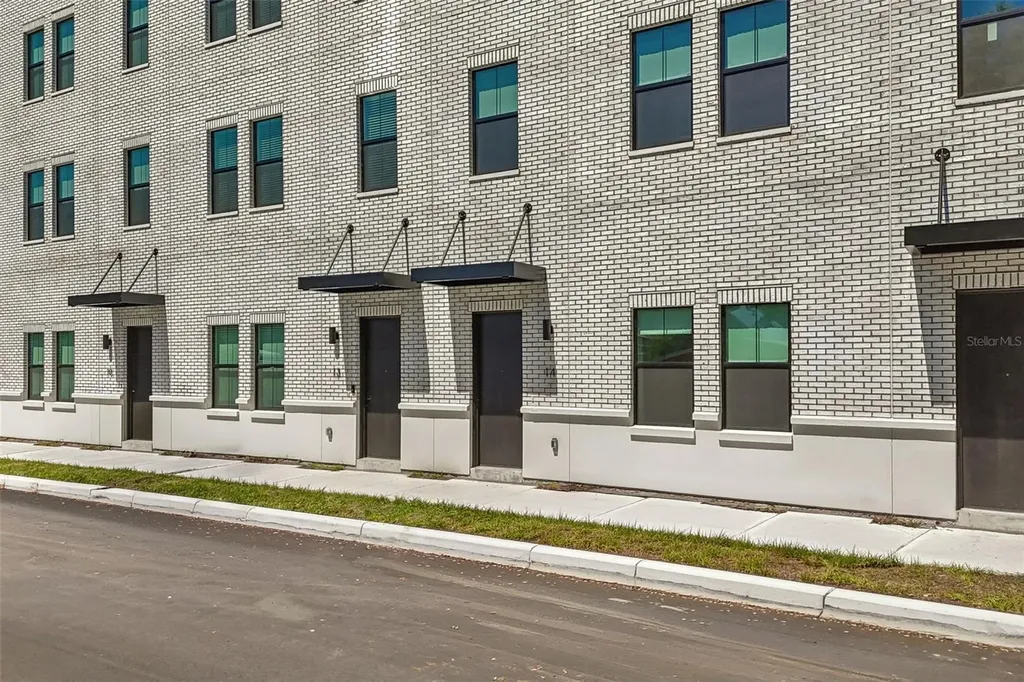 1218 E Kay Street Tampa FL 33602