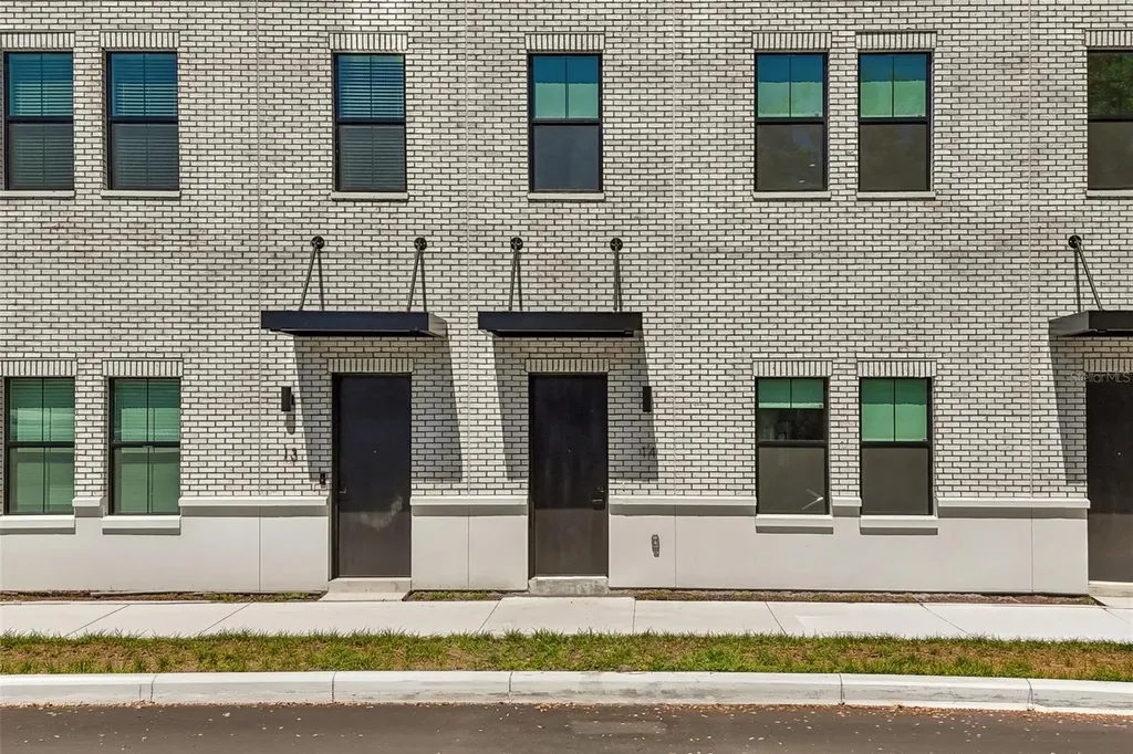 1218 E Kay Street Tampa FL 33602
