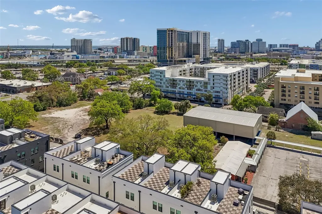 1218 E Kay Street Tampa FL 33602