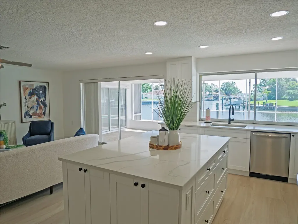 1880 Tanglewood Drive NE St Petersburg FL 33702