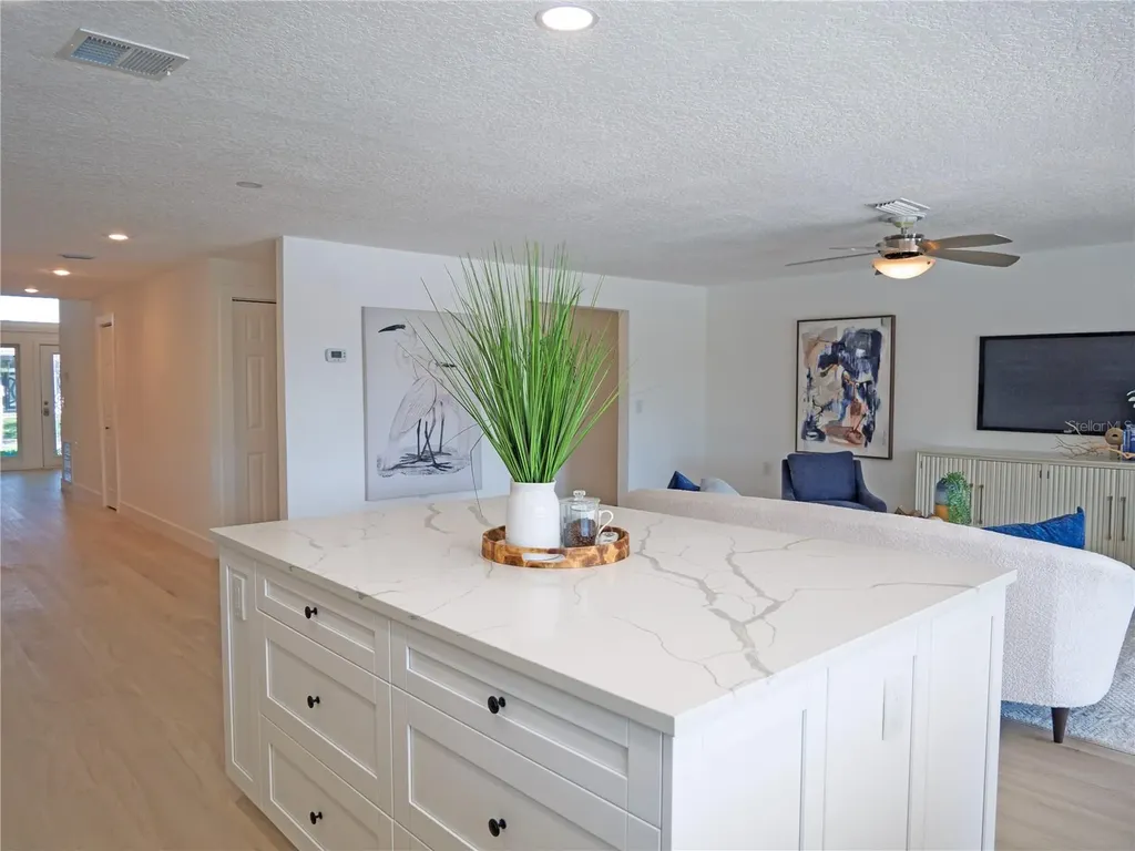 1880 Tanglewood Drive NE St Petersburg FL 33702