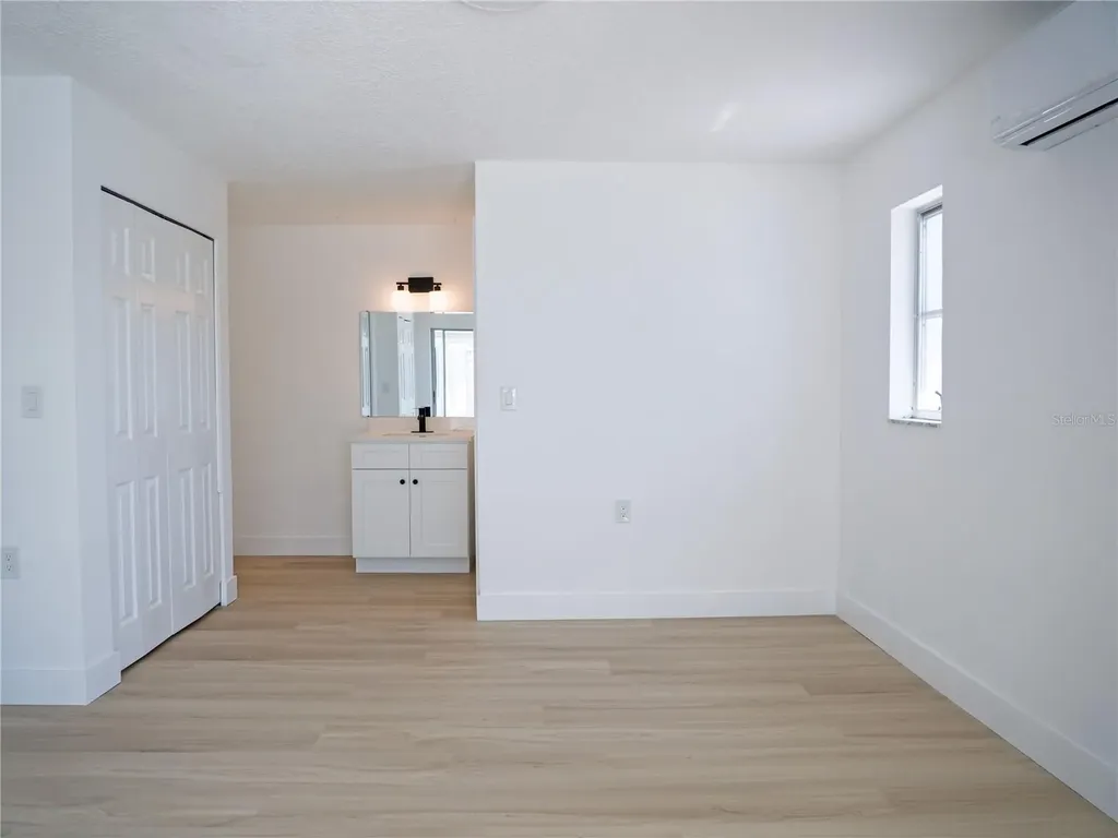 1880 Tanglewood Drive NE St Petersburg FL 33702