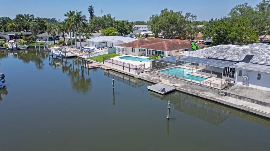 1880 Tanglewood Drive NE St Petersburg FL 33702