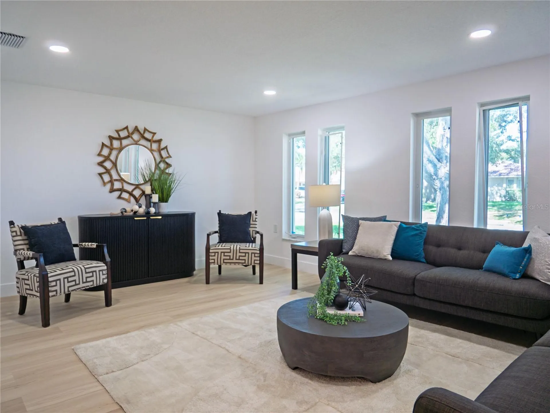1880 Tanglewood Drive NE St Petersburg FL 33702