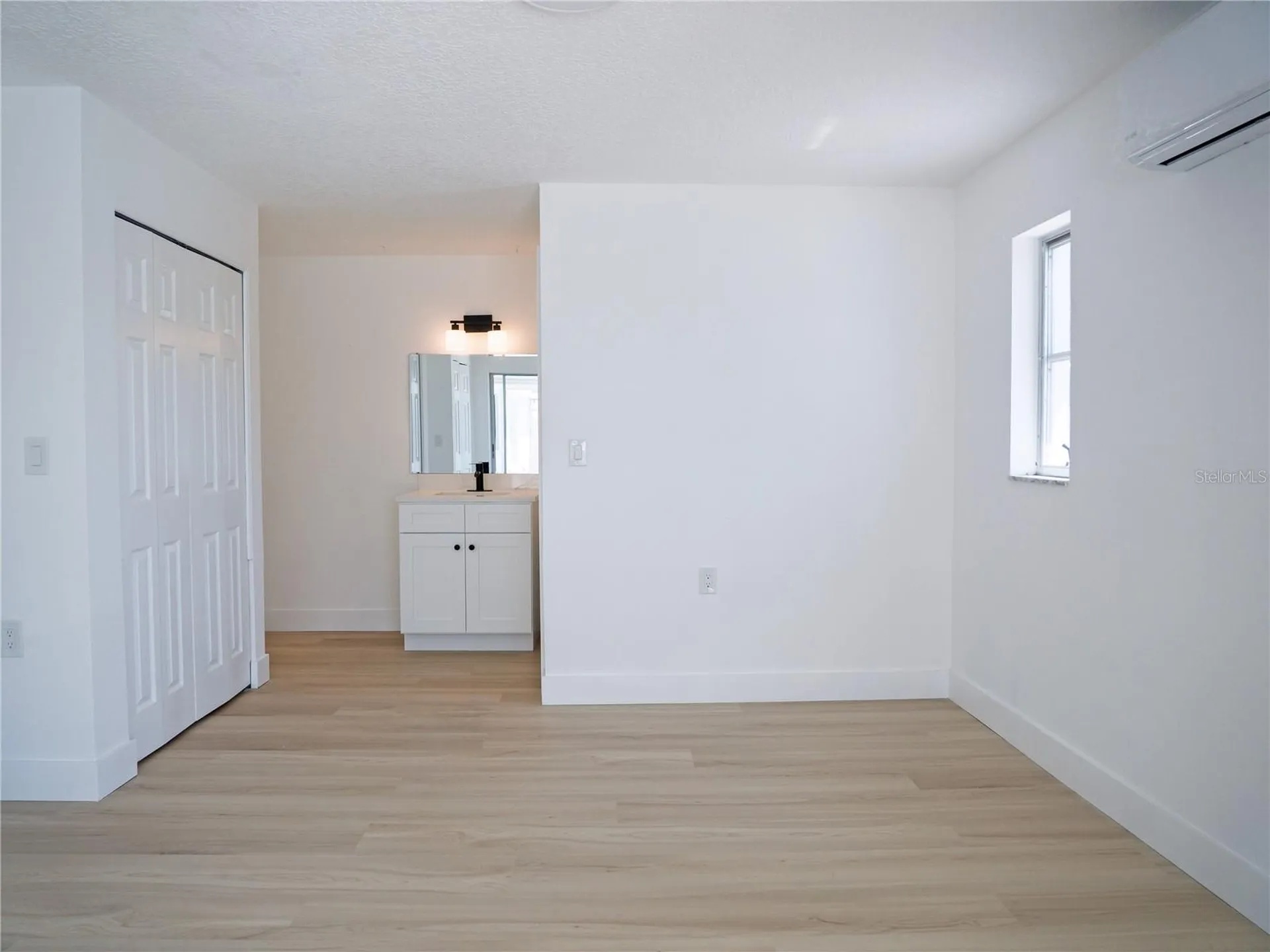1880 Tanglewood Drive NE St Petersburg FL 33702
