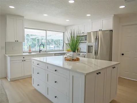 1880 Tanglewood Drive NE St Petersburg FL 33702