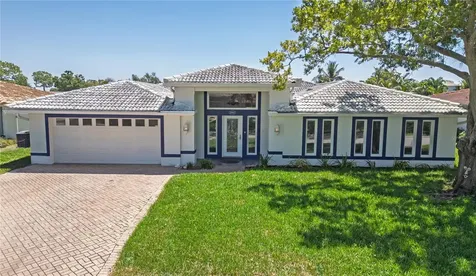 1880 Tanglewood Drive NE St Petersburg FL 33702