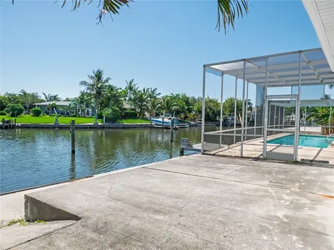 1880 Tanglewood Drive NE St Petersburg FL 33702