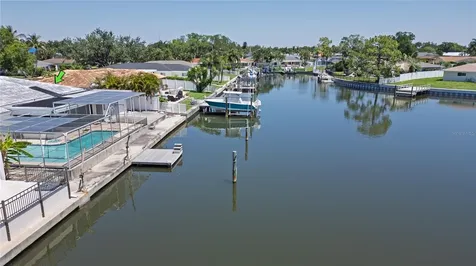1880 Tanglewood Drive NE St Petersburg FL 33702
