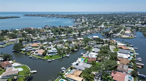 1880 Tanglewood Drive NE St Petersburg FL 33702