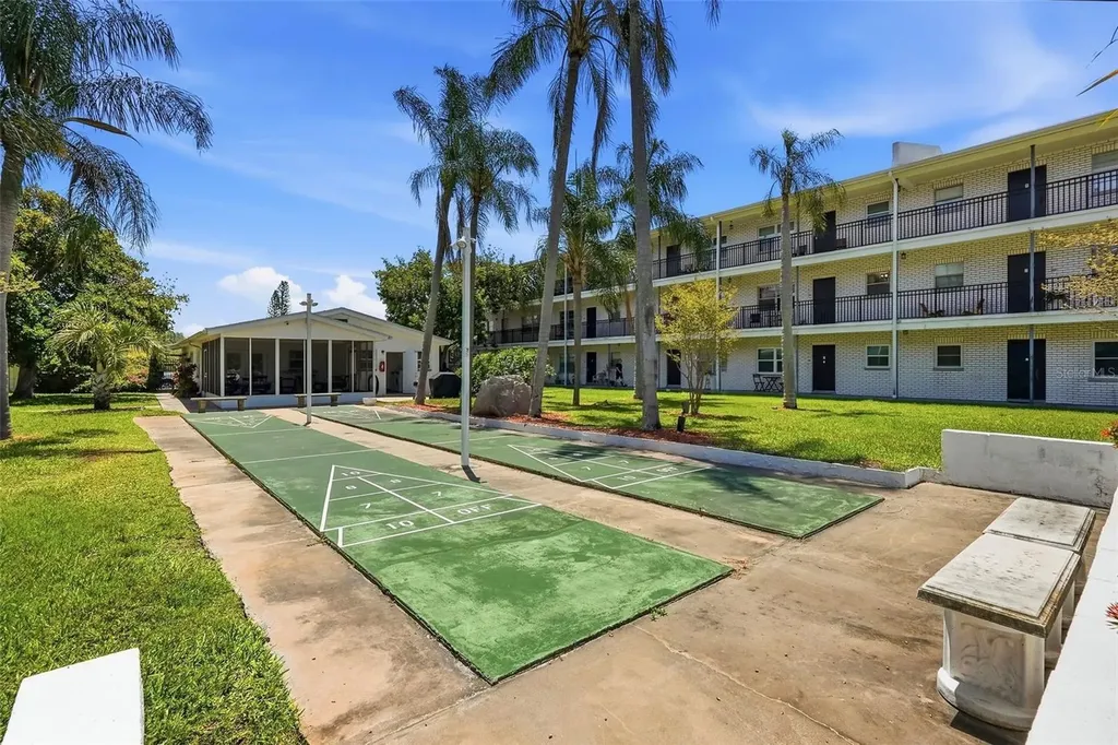 4050 4th Street N St Petersburg FL 33703