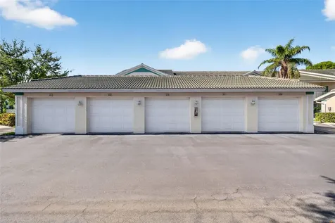 4910 Cougar Court N Naples FL 34109