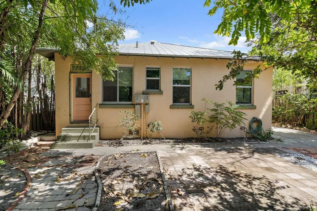 320 Ohio Place Sarasota FL 34236